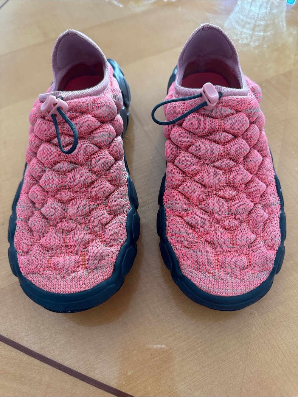 Nike women Coral Pink Slip-On Knit Sneakers with Black Sole size 8 - Picture 7 of 12